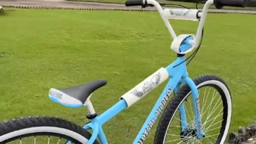 Colossal Ripper 32 in BMX bike